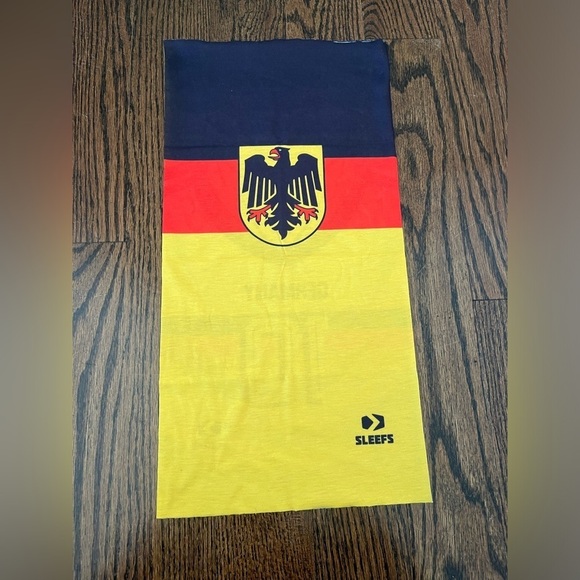 Sleefs Soccer Player Germany Kids Neck Gaiter NWOT - Picture 2 of 4